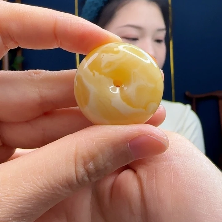 蜜蜡吊坠(赠链)未镶嵌