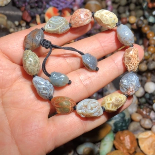 石材俏色花脉漆皮筋脉石原石手链