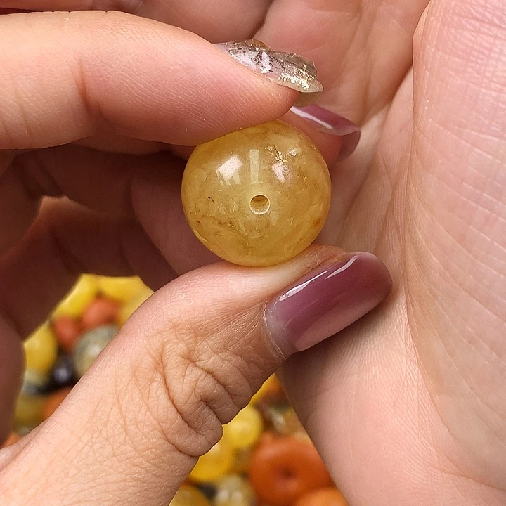 未镶嵌琥珀珠宝奇石