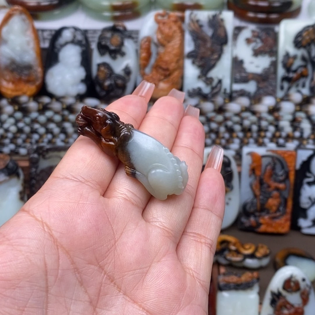 颈饰未镶嵌和田玉