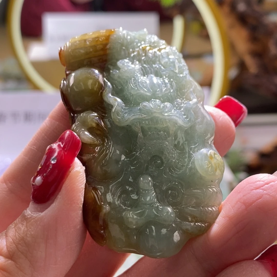 【闪购商品】翡翠颈饰未镶嵌龙牌