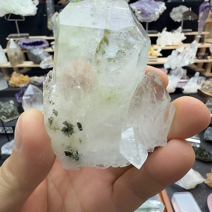 老***嘘石材天然水晶摆件