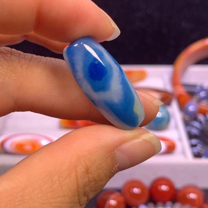 轩***逸未镶嵌玛瑙/玉髓珠宝奇石