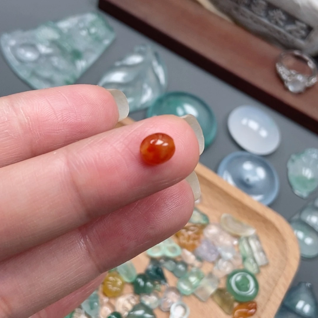 定制翡翠未镶嵌翡翠红翡珠