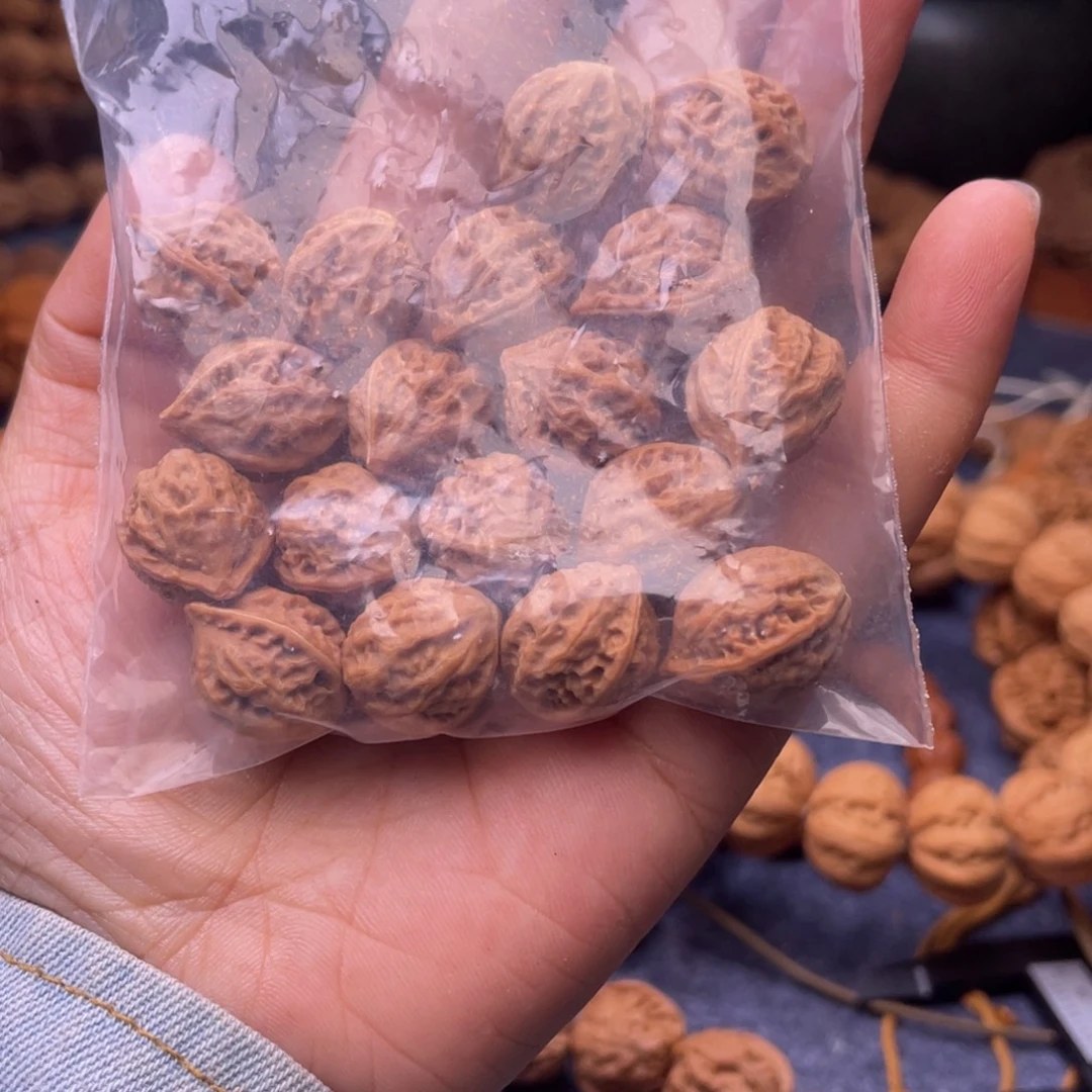 哎***天手串文玩核桃秋子