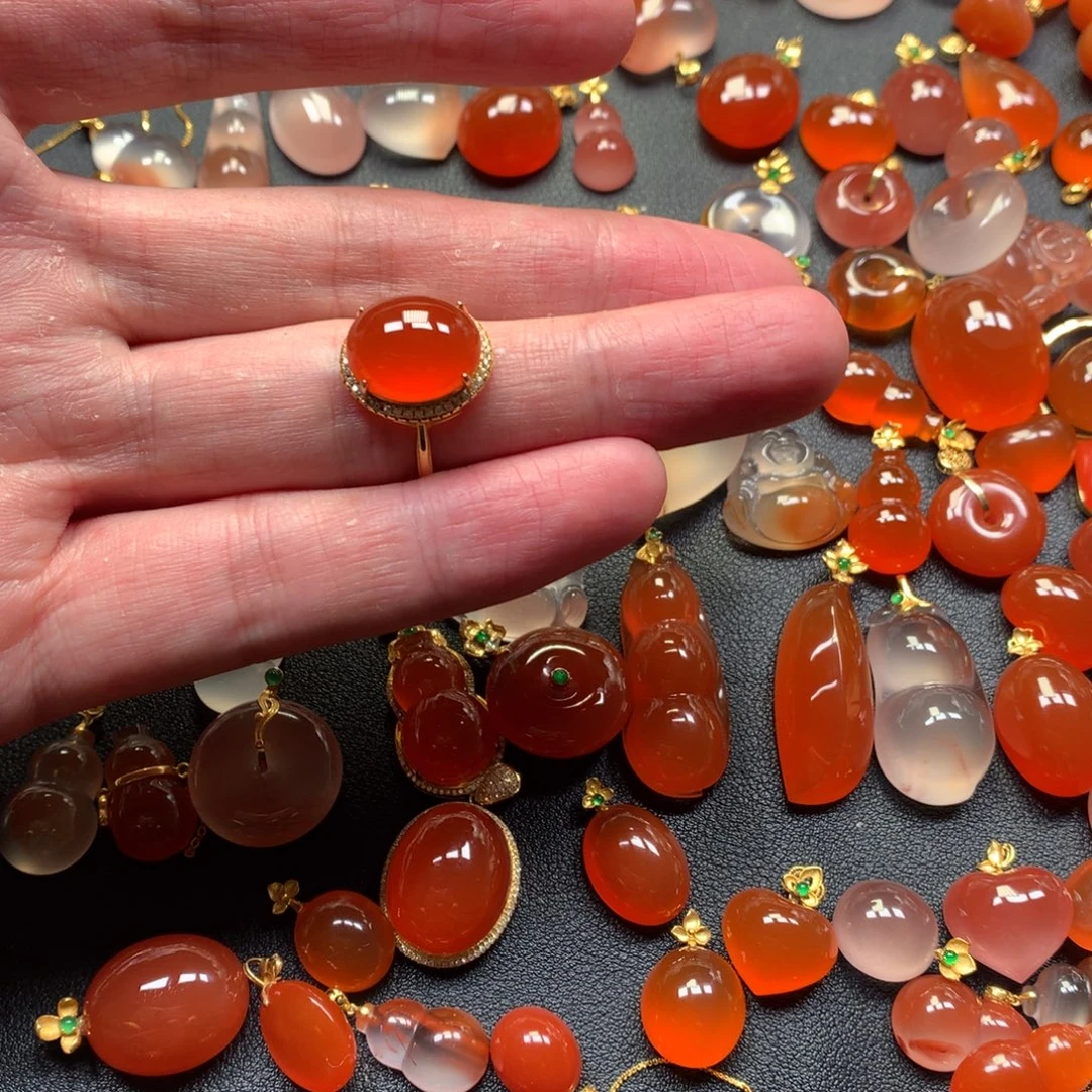 刘***猪南红玛瑙未镶嵌项链