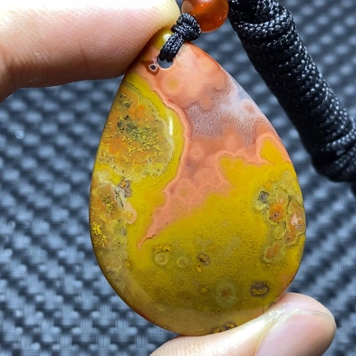 玛瑙/玉髓颈饰未镶嵌。*