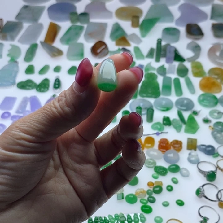 翡翠未镶嵌挂件天然翡翠