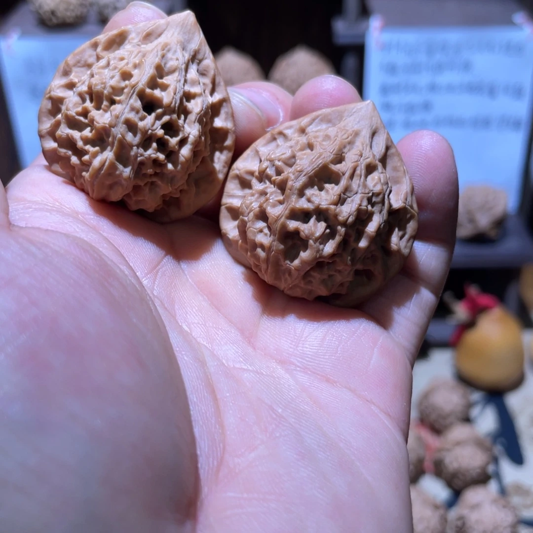 文玩核桃吊坠36尺原树贵妃帽