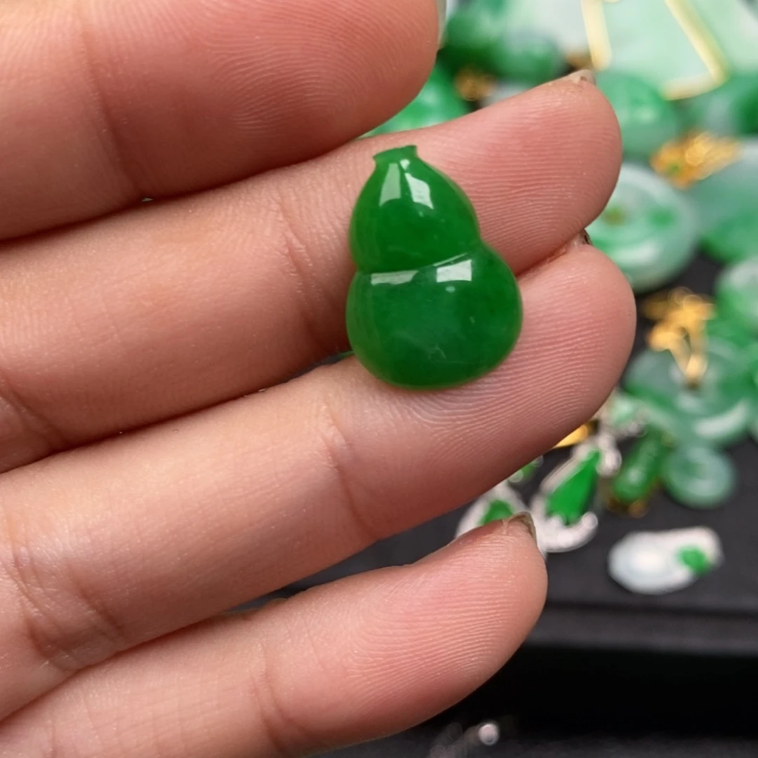 *****翡翠未镶嵌颈饰翡翠