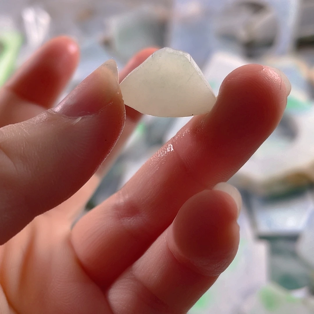 颈饰未镶嵌翡翠1