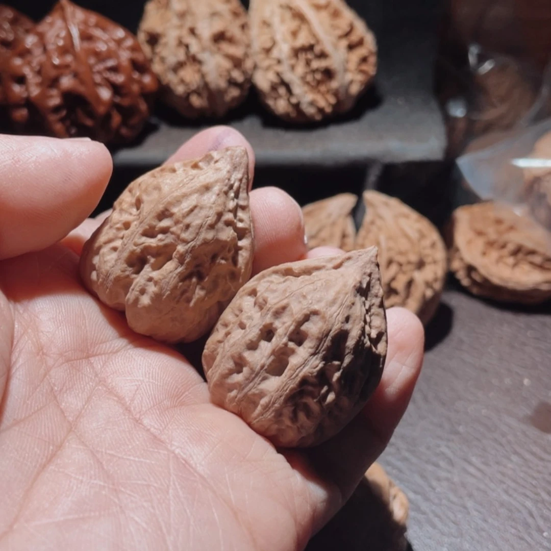 【闪购商品】文玩核桃把件东北楸子69