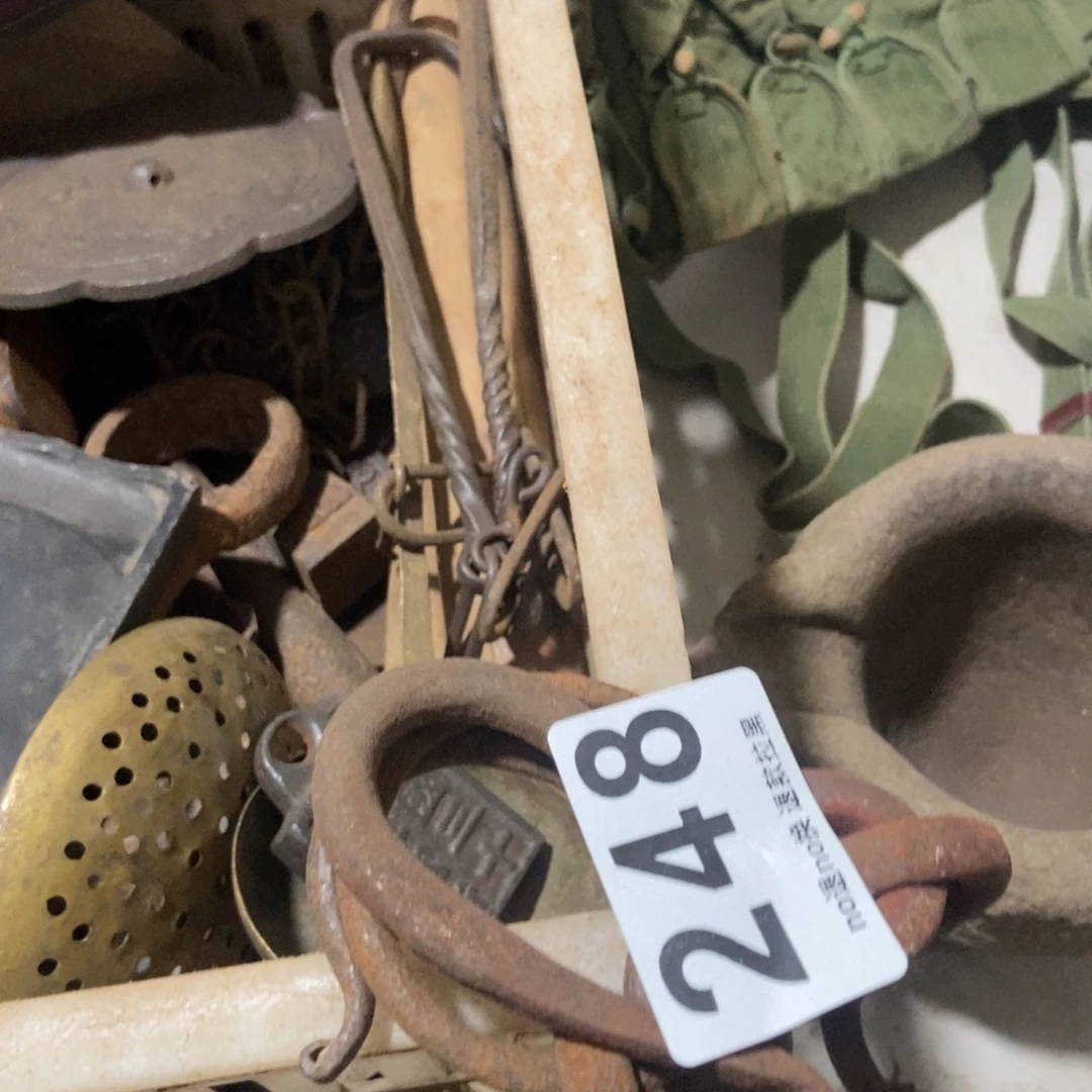 信***上一物一图，工艺品。