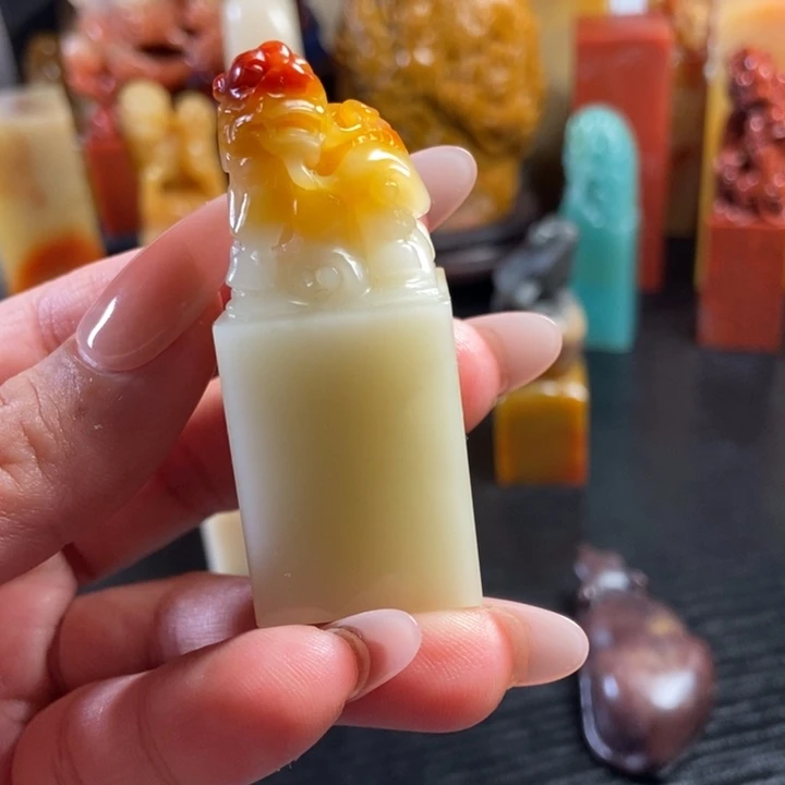 昌化石印石三彩芙蓉