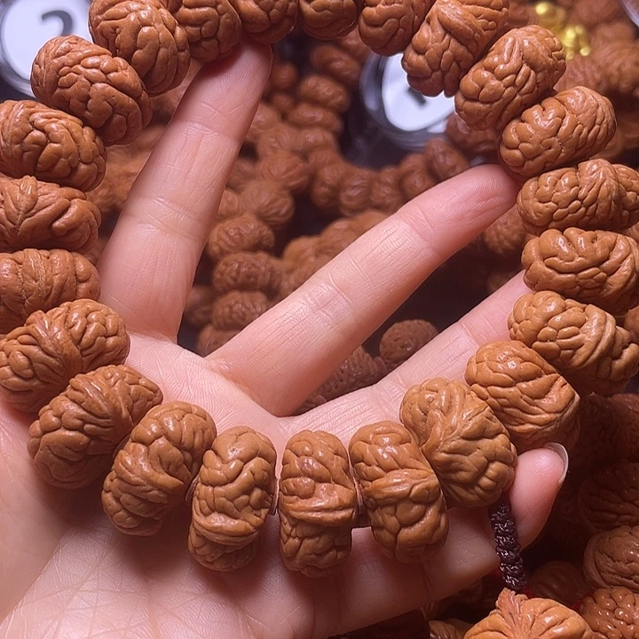 大***图桃核吊坠秦岭桃核手持