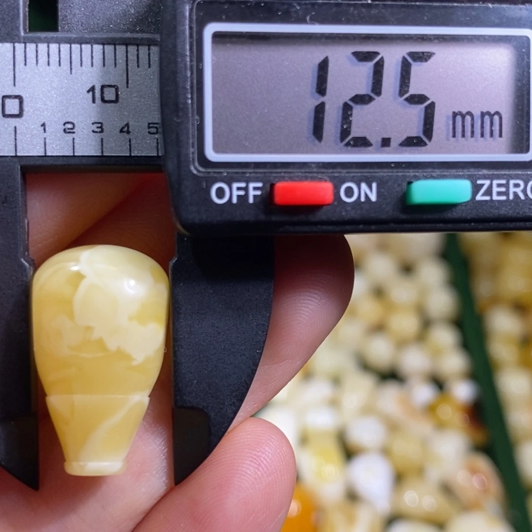 蜜蜡未镶嵌裸石配饰