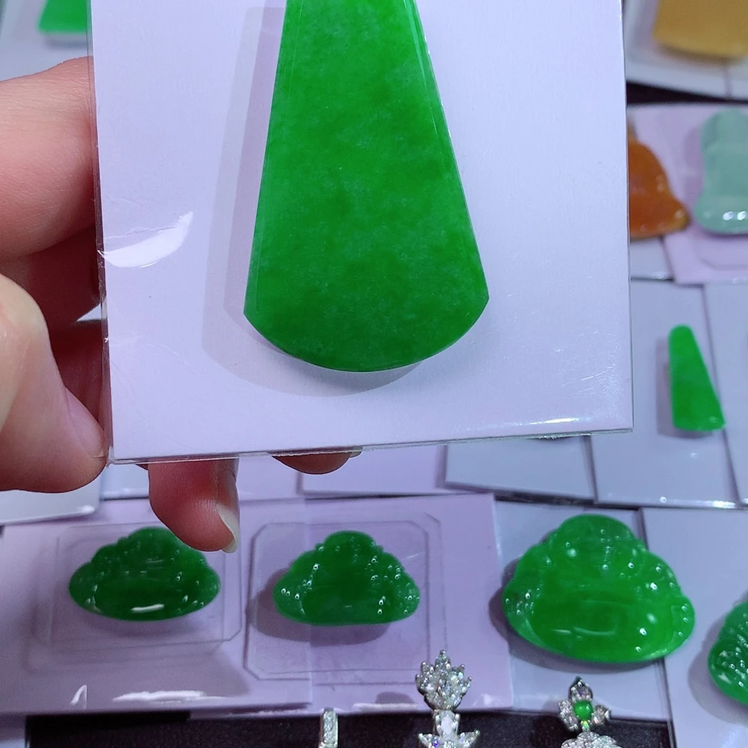 吊坠(赠链)未镶嵌翡翠天然翡翠