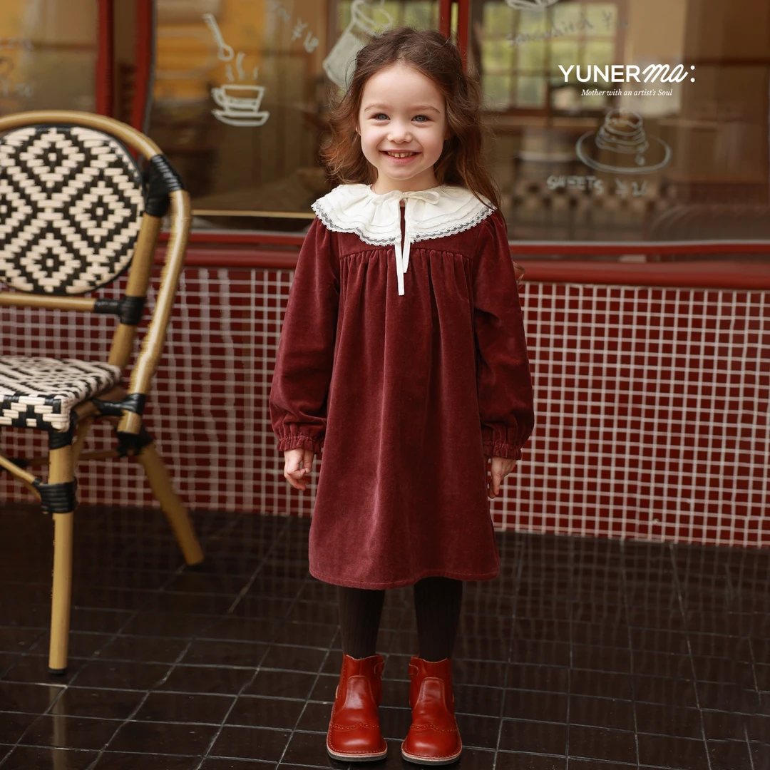 女童圣诞新年经典丝绒法式蕾丝花边领连衣裙宝宝秋冬生日公主裙潮