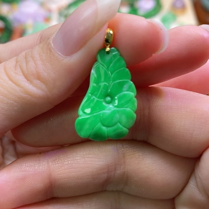 颈饰未镶嵌翡翠吊坠