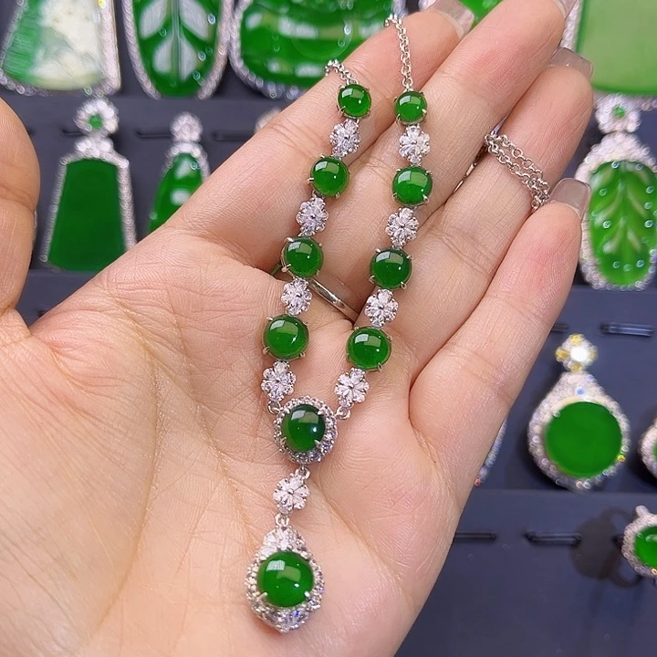 翡翠颈饰未镶嵌项链