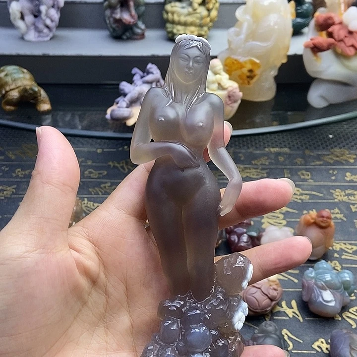 未镶嵌其他石英质玉威*