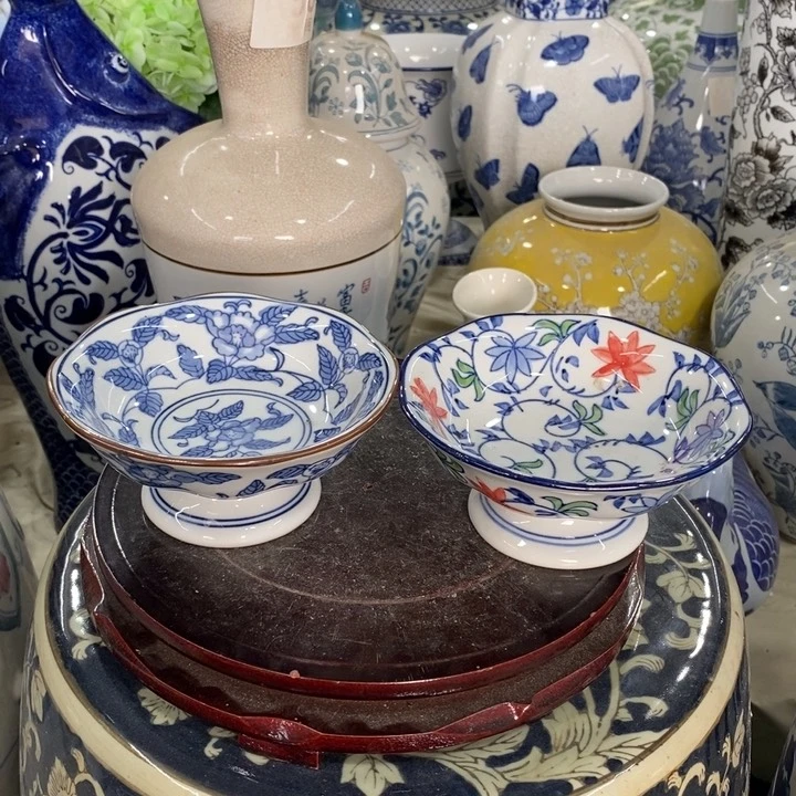 摆件。*小果盘两个手绘釉下彩