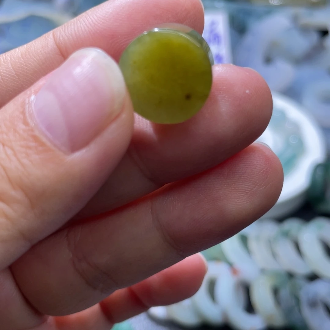 定制翡翠未镶嵌天然翡翠冰黄肥扣