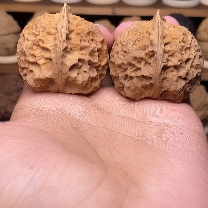 吊坠文玩核桃铁核桃把件