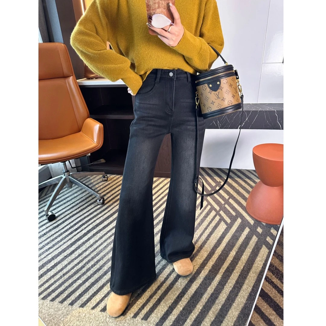 大码冬季黑灰色加绒简约高腰微喇牛仔裤女梨形身材显瘦弹力喇叭裤