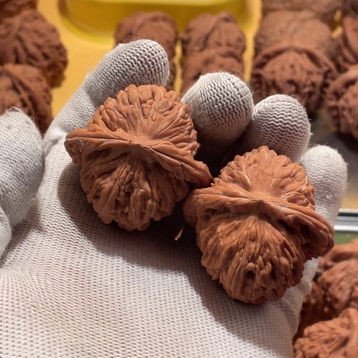 早***象文玩核桃吊坠四座楼