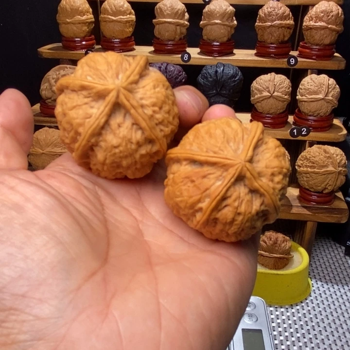文玩核桃把件玉玺四棱43