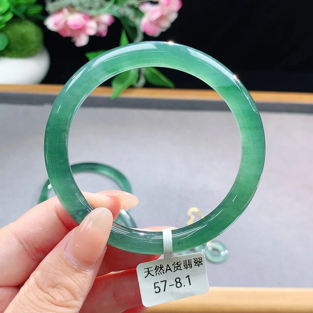 未镶嵌手镯（圆镯）翡翠
