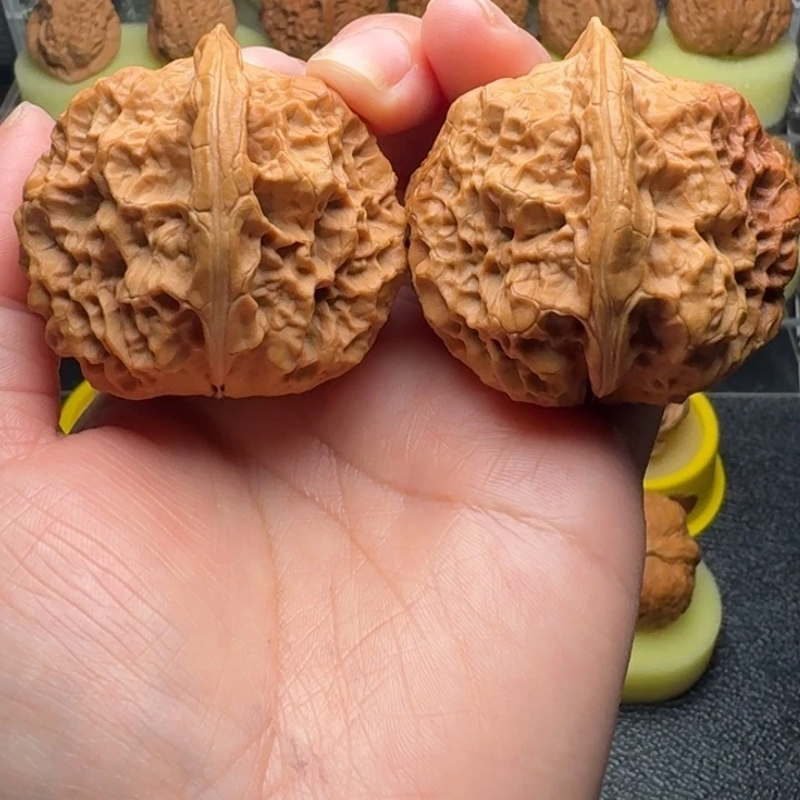 文玩核桃把件21号车