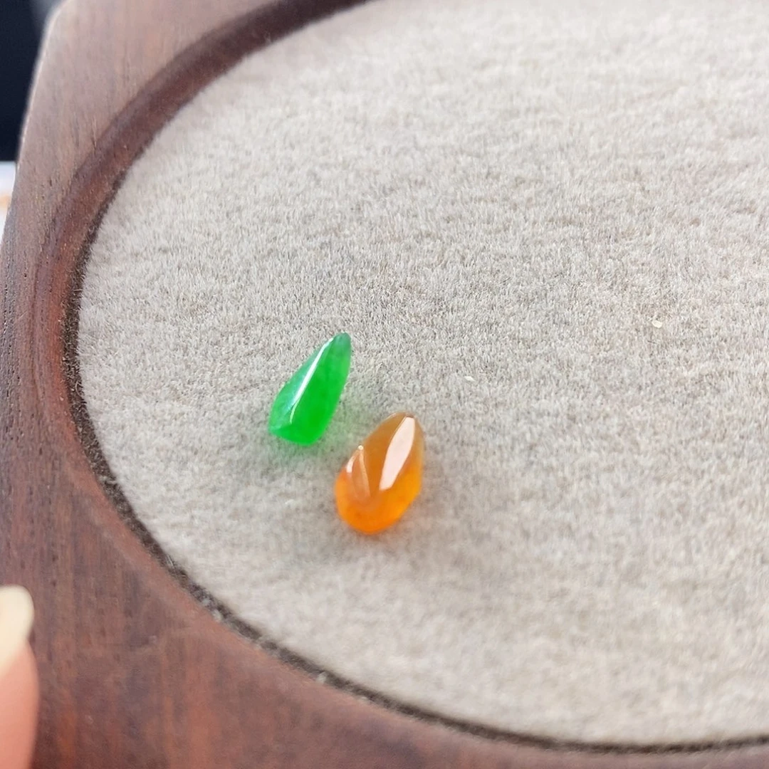 散珠翡翠一对随形