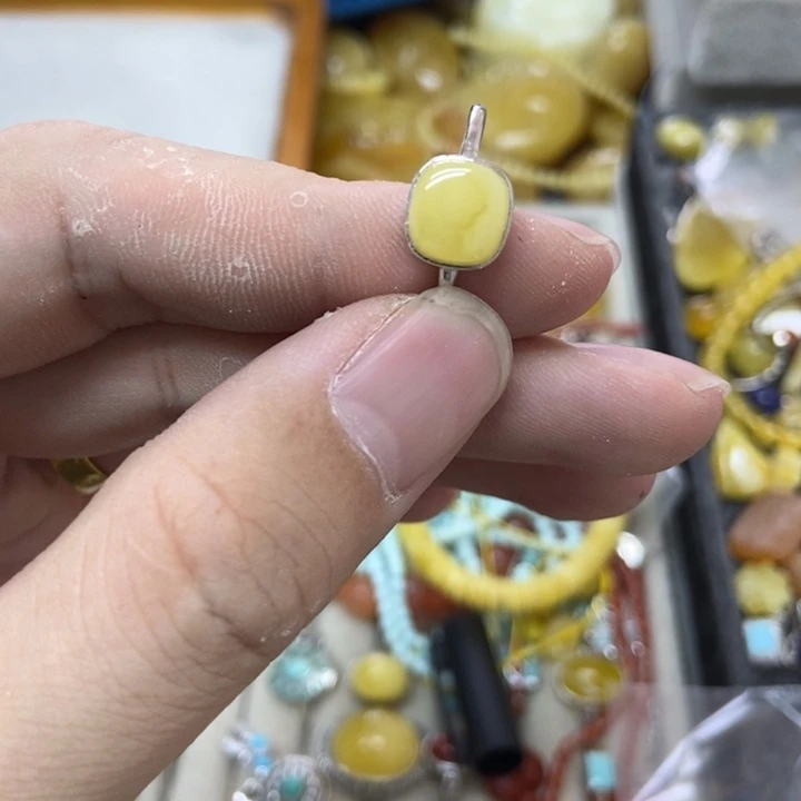 银S925镶嵌蜜蜡裸石戒指