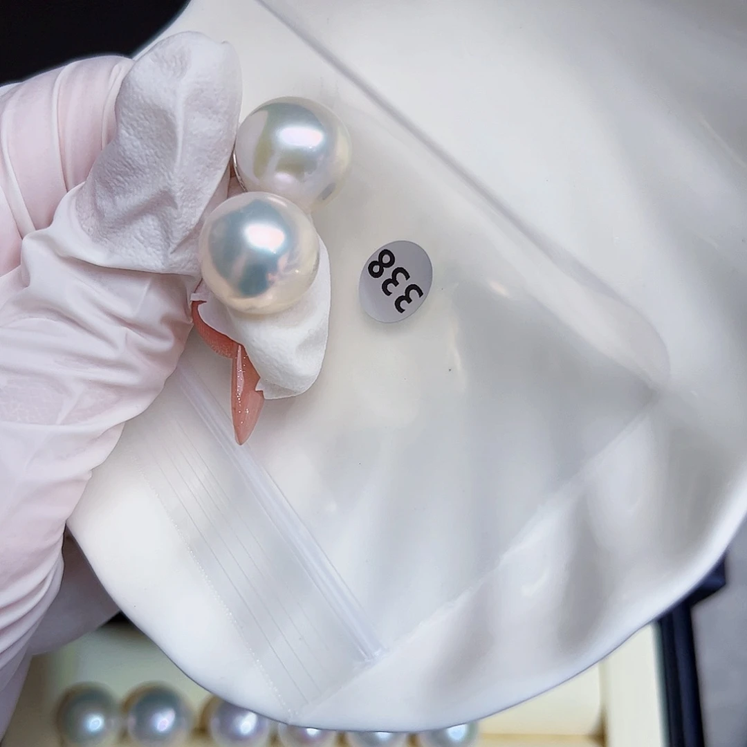 J***e银S925镶嵌淡水珍珠耳饰