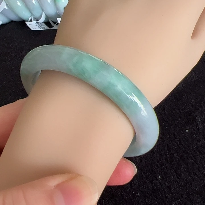 翡翠未镶嵌手镯编号95318圈口56