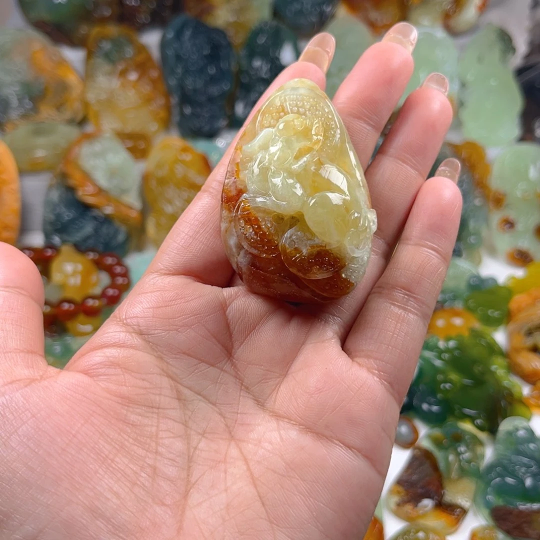 蛇纹石玉未镶嵌颈饰
