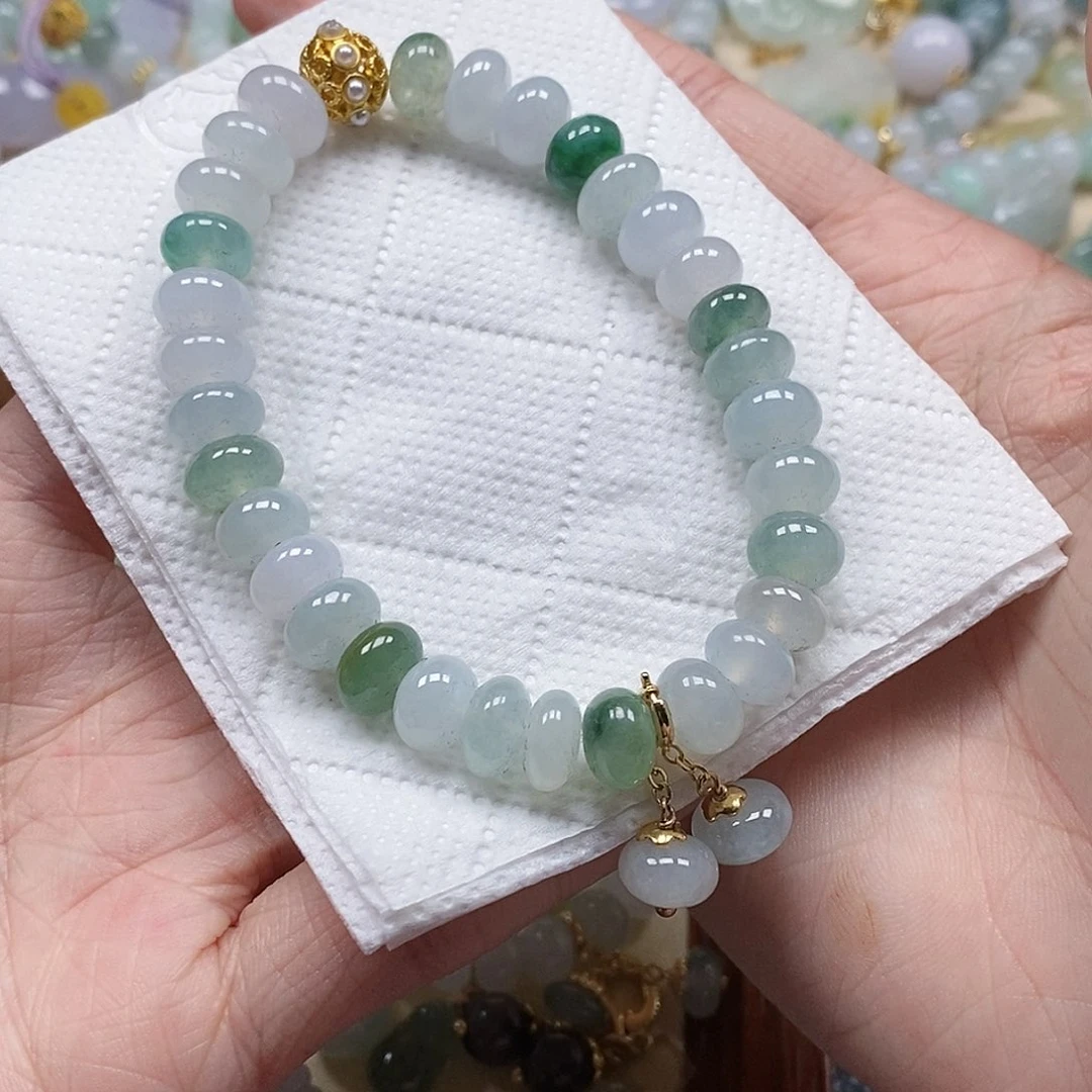 翡翠颈饰未镶嵌闪