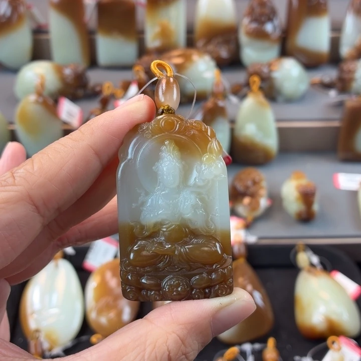 和田玉未镶嵌颈饰