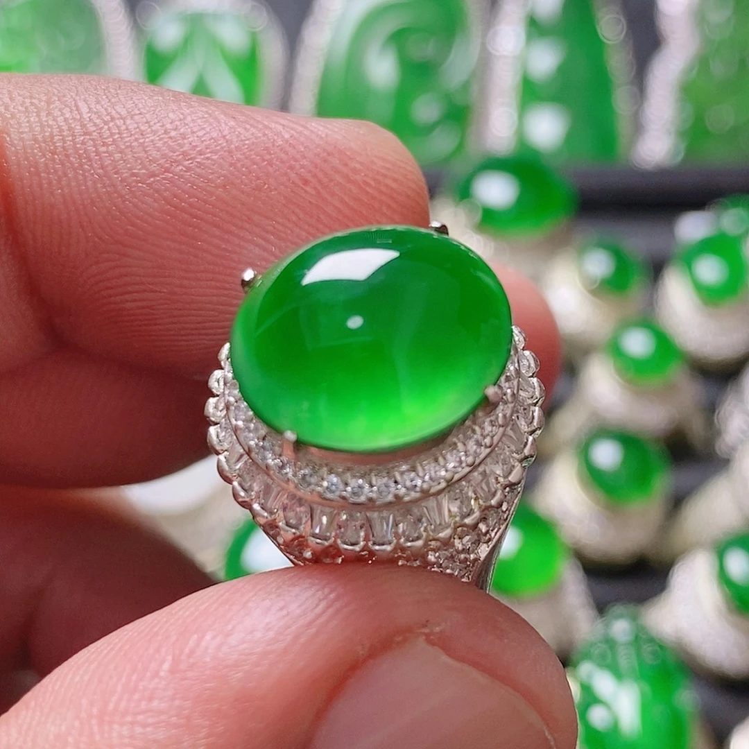 翡翠未镶嵌颈饰