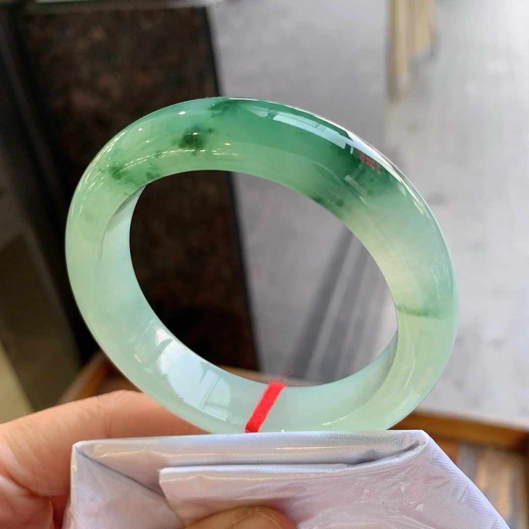 天然翡翠缅A冰种手镯，圈口55-56正圈冰飘花 完美尺寸：55/14/9.5