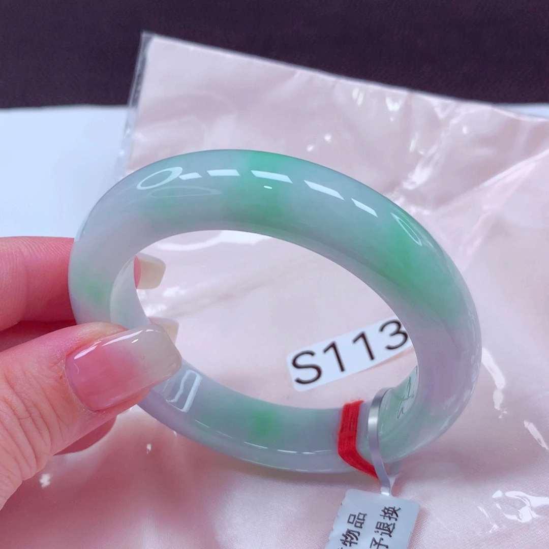 翡翠手镯未镶嵌手镯