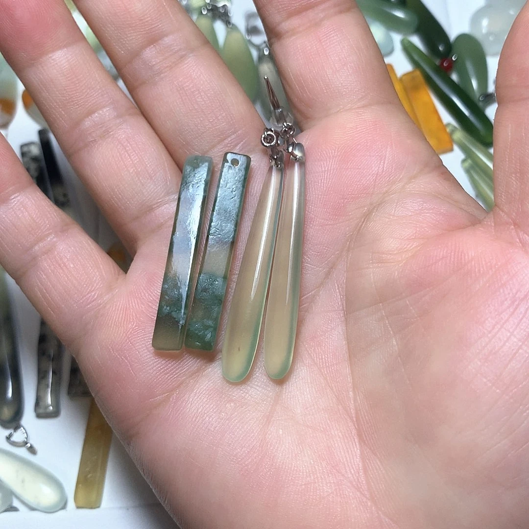 玄***歌蛇纹石玉未镶嵌耳环