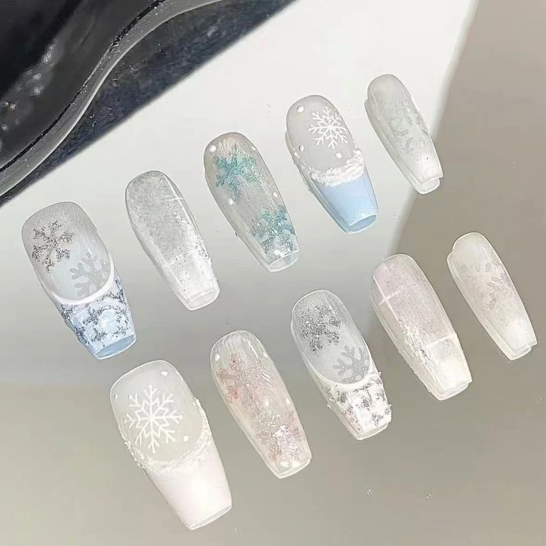 纯手工新款雪花图案穿戴甲透明渐变重工亮晶晶韩系亮片显白美甲