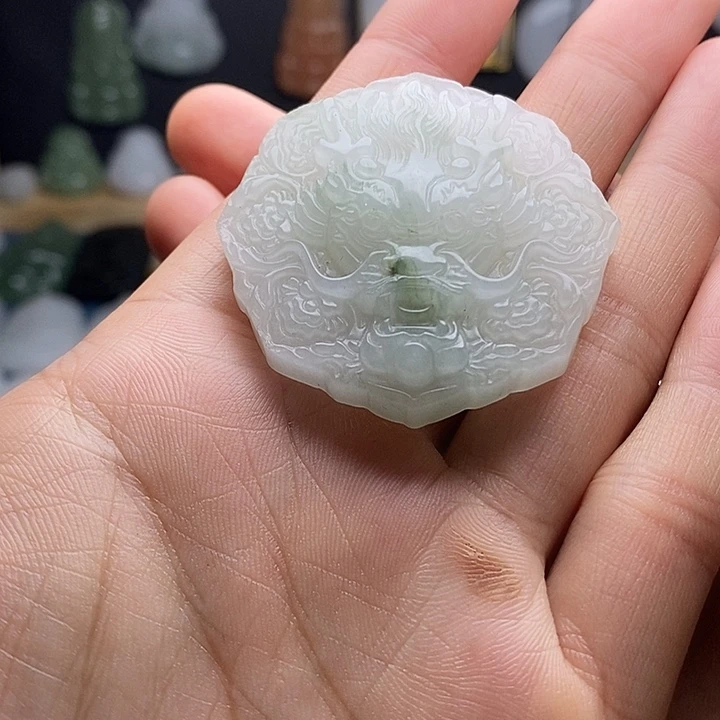 石英质玉（金丝玉）未镶嵌颈饰