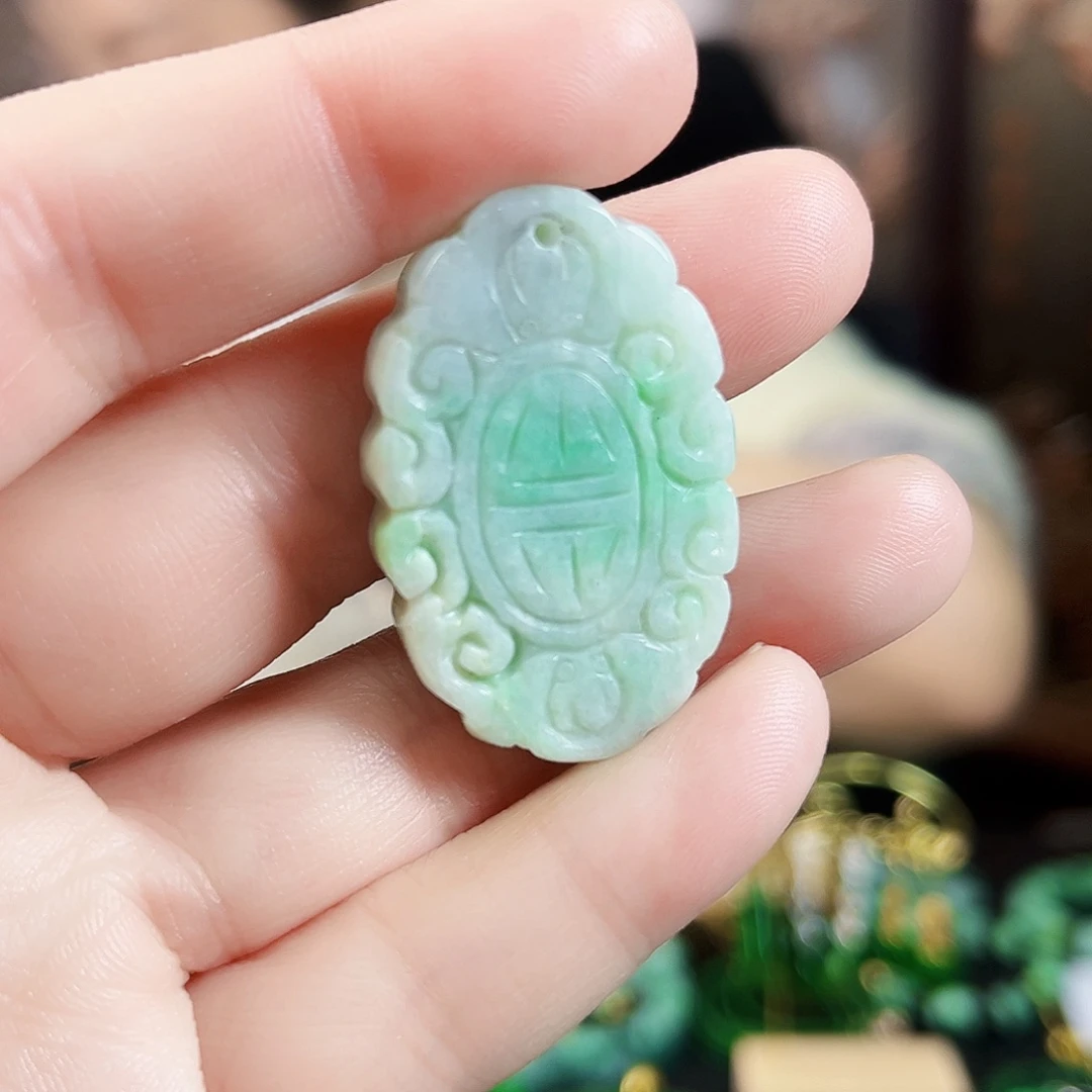 翡翠颈饰未镶嵌吊坠