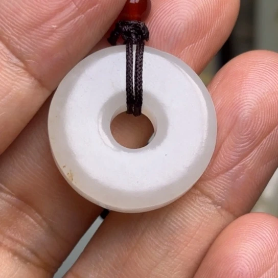 和田玉未镶嵌颈饰当***在