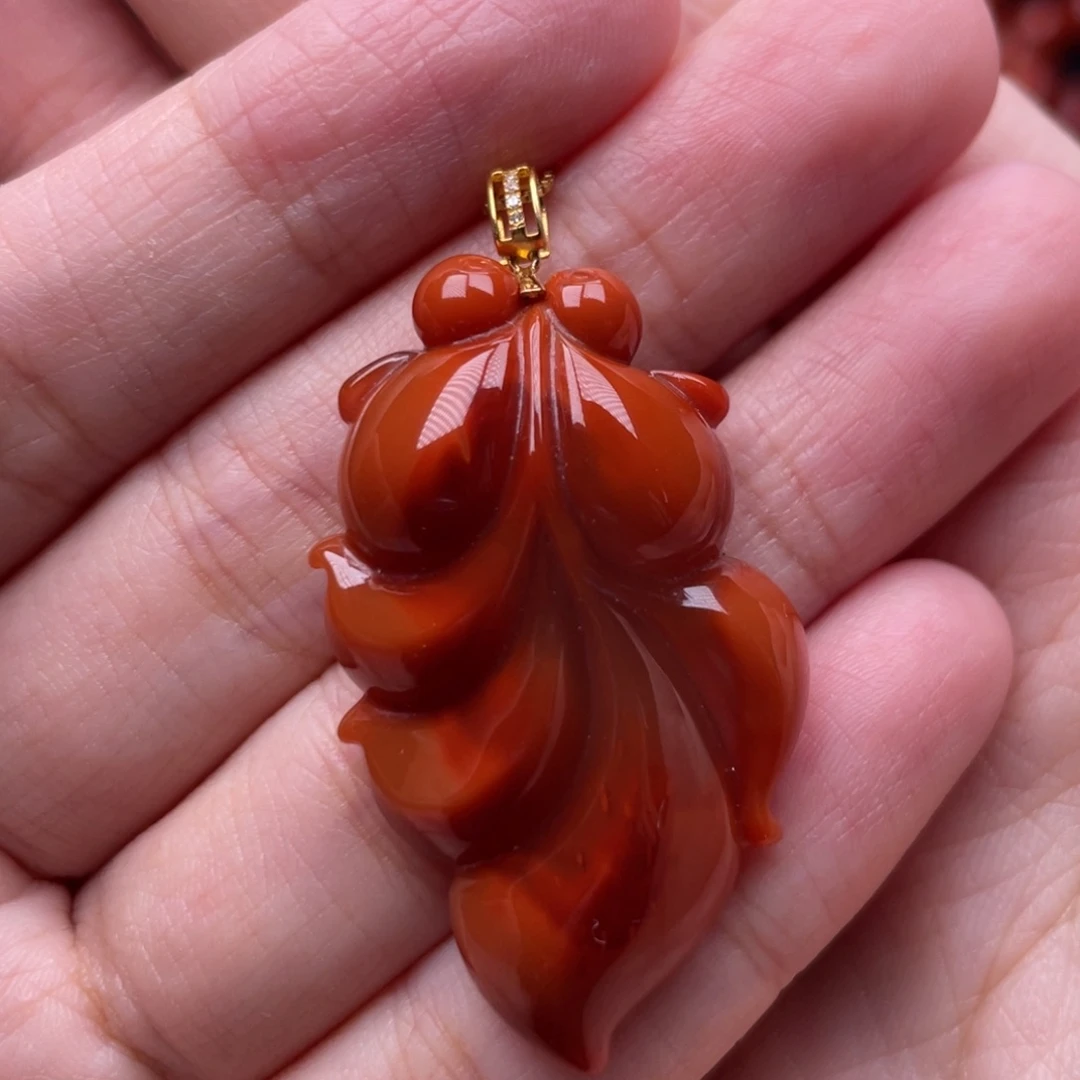 南红玛瑙18K金镶嵌珠宝奇石金玉满堂吊坠
