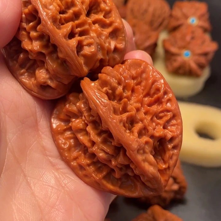 一***爱吊坠猴头核桃工艺核桃